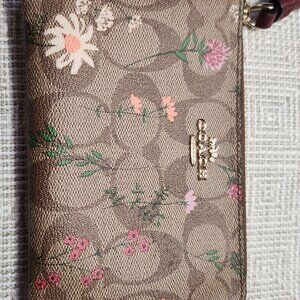 Coach khaki small corner zip wristlet wildflower print C8732